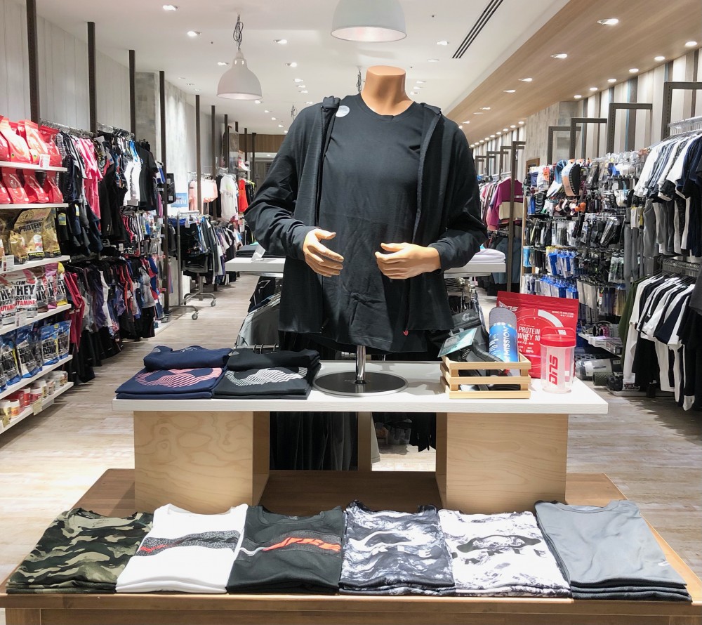 オッシュマンズ Nike アンダーアーマー Etc トレーニングウェアがゾクゾク入荷 タカシマヤ ゲートタワーモール